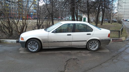 BMW E30 con BMW Styling 283 con BMW Styling 283