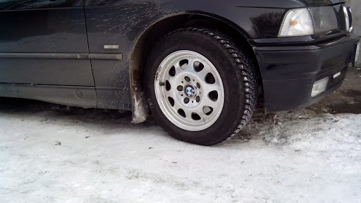 BMW E32 con BMW Styling 34 con BMW Styling 34